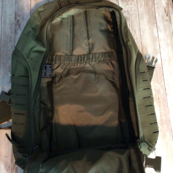 Highland Tactical Roger 2 Dark Green Backpack - Picture 8 of 9